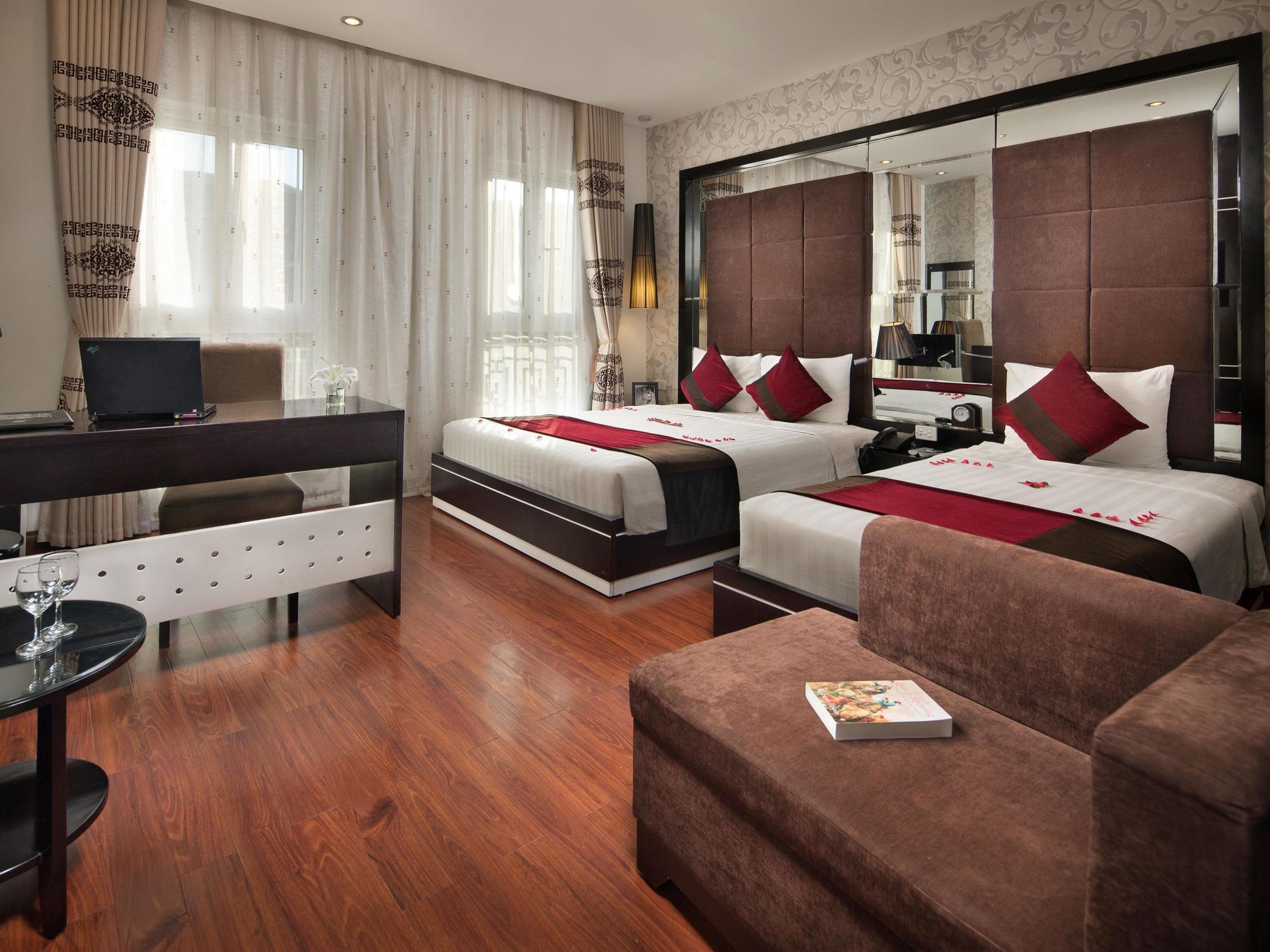 Queen's Central Hotel Hanoi Buitenkant foto