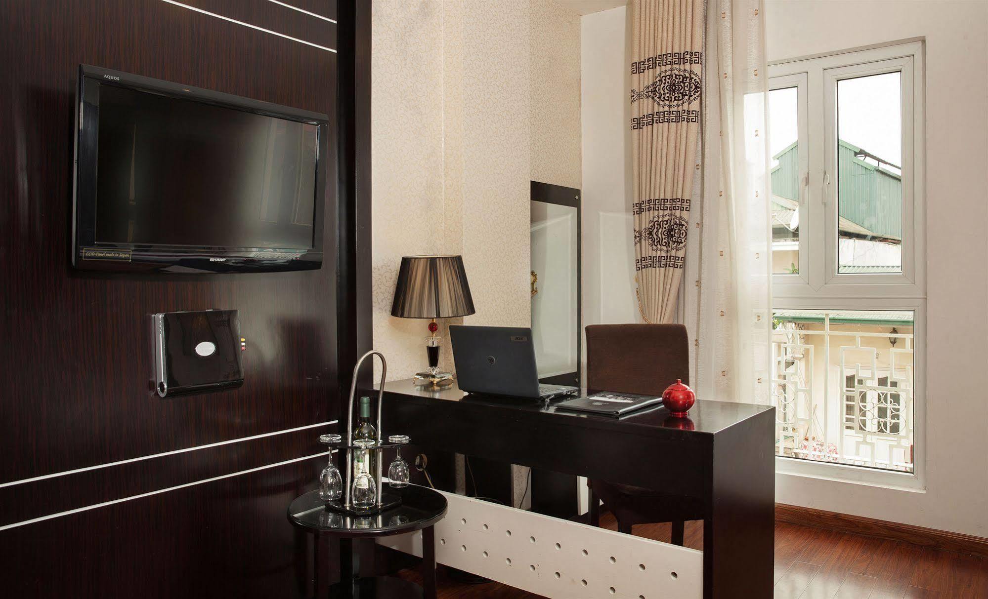 Queen's Central Hotel Hanoi Buitenkant foto